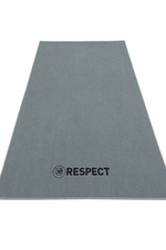 Chargez l'image dans la visionneuse de la galerie,„Personalisiertes RESPECT-Badetuch – 150 x 90 cm“
